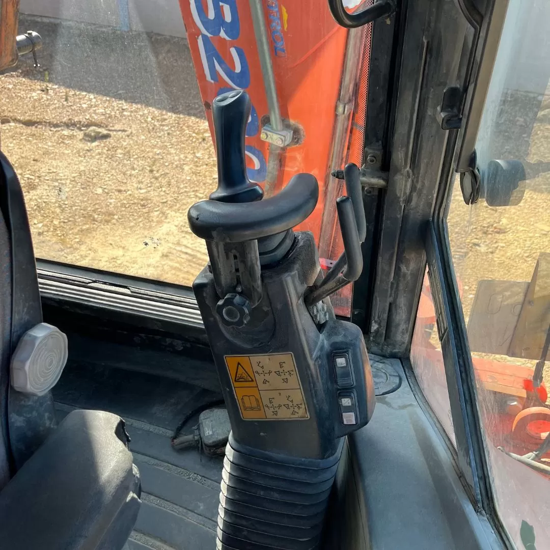 Fiat Kobelco B200 - Image 5