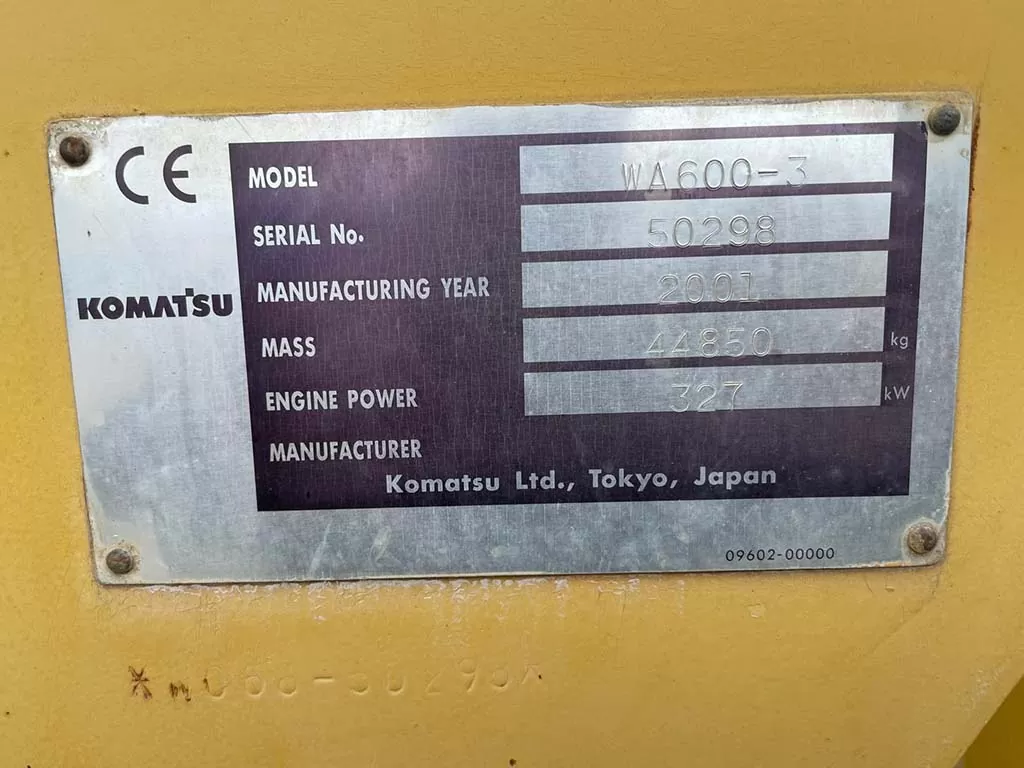 Komatsu WA600-3 – Image 2